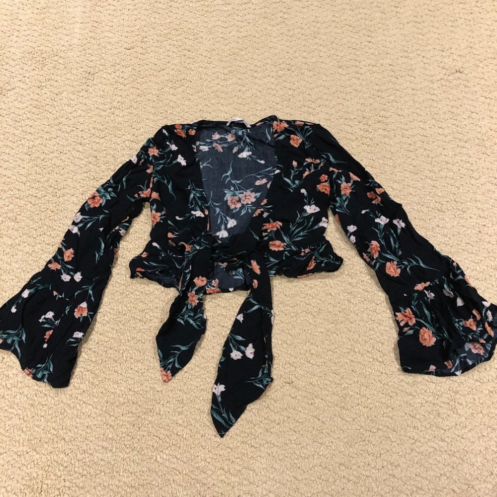 American Eagle Tie Front Blouse